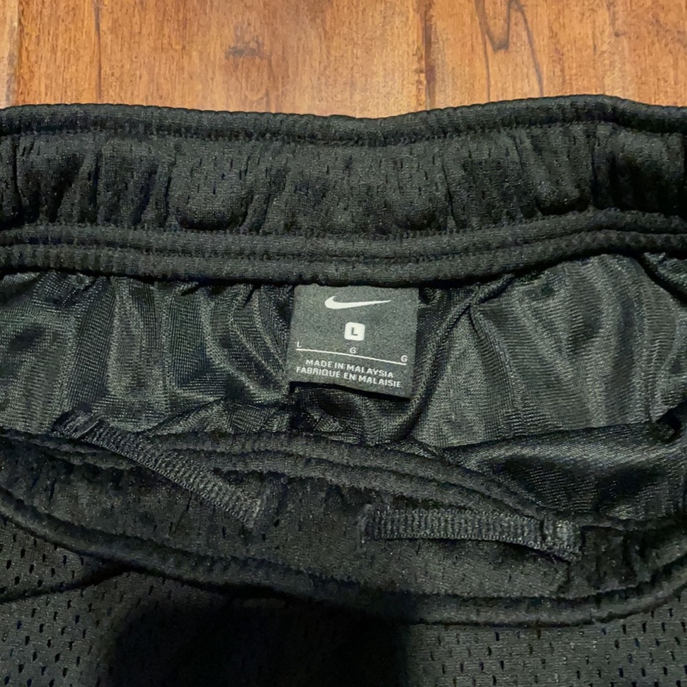 Nike Youth Mesh Shorts - Picture 3 of 6